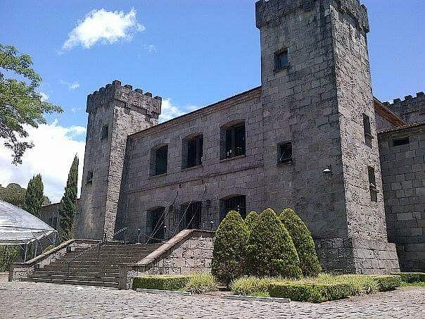 Castelo La Cave atual